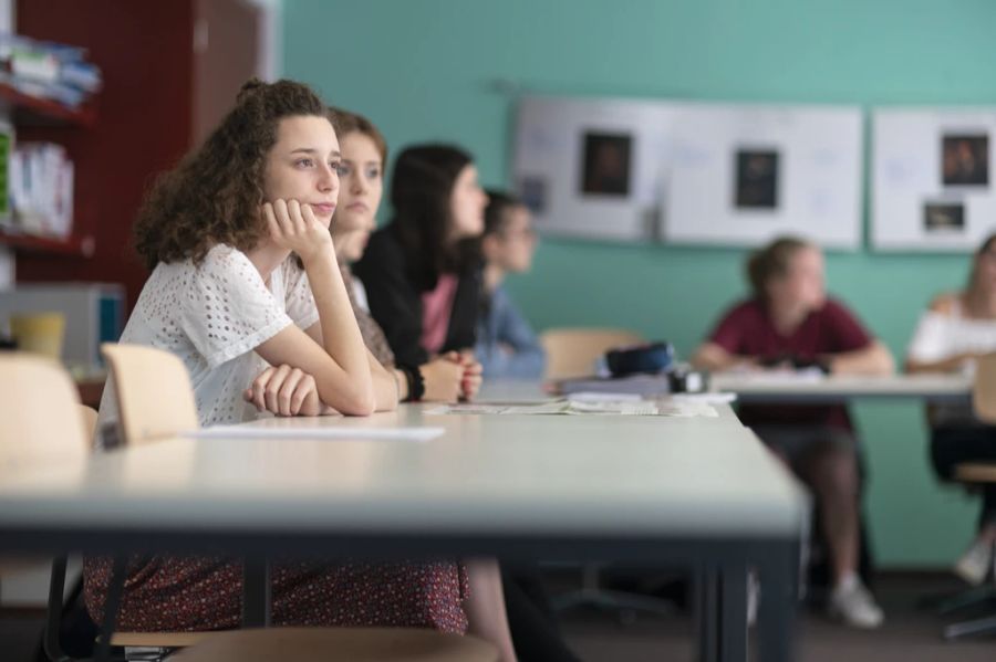 Mädchen schneiden oft besser in der Schule ab. Sie sind in diesem Alter reifer und sozialkompetenter als Jungs. (Symbolbild)