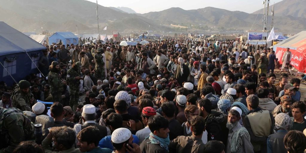 Abschiebedrohung Von Pakistan: Geflüchtete Afghanen Verlassen Land