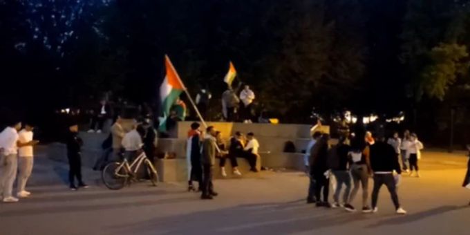 Angriffe auf Israel - Hamas-Anhänger feiern in Berlin und Wien