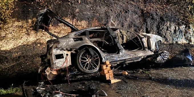 Blauen BL: Alkoholisierter Fahrzeuglenker verursacht Selbstunfall. Selbstunfall in Blauen.