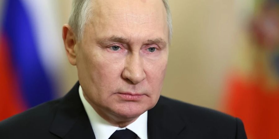 Die russische Führung unter Präsident Wladimir Putin soll mit einem weitaus längeren Kriegsverlauf in der Ukraine planen. Foto: Mikhail Metzel/Pool Sputnik Kremlin/AP/dpa