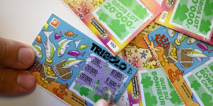 Die Frau, der die Rubbellose geliefert wurden, hätte einen grossen Gewinn erhalten können – doch sie entschied sich, die Lose im Wert von 20'000 US-Dollar zurückzugeben. rubellose
