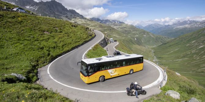 Postauto Hinterrad Radverlust Sicherheit