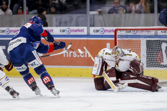 Die ZSC Lions lassen auch gegen Servette nichts anbrennen. ZSC Lions Servette