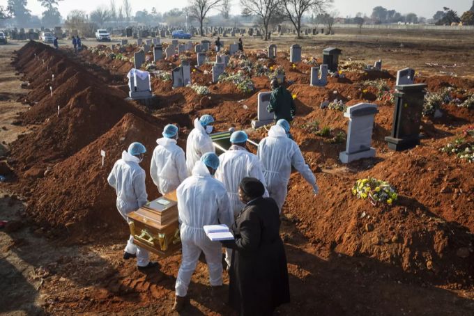 Die Zahl der an Corona verstorbenen Personen ist in Afrika vergleichsweise niedrig. Expertinnen und Experten vermuten aber eine falsche Statistik. Coronavirus Afrika