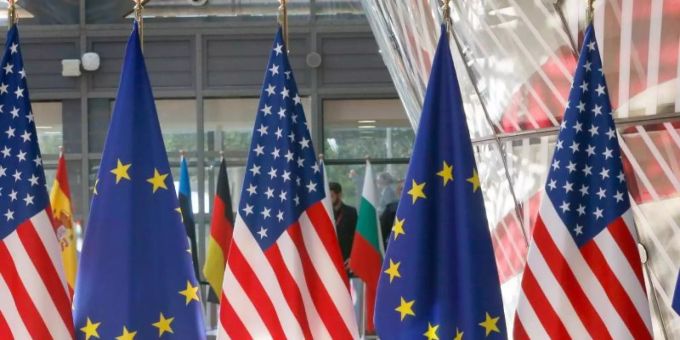 Das Verhältnis zwischen der EU und den USA wird durch den geplatzten U-Boot-Deal belastet. Foto: Nicolas Maeterlinck/BELGA/dpa Das Verhältnis zwischen der EU und den USA wird durch den geplatzten U-Boot-Deal belastet. Foto: Nicolas Maeterlinck/BELGA/dpa