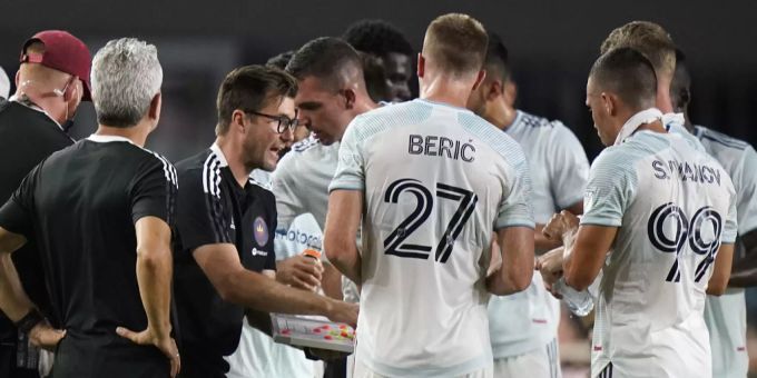 Raphael Wicky ist nicht länger Trainer des MLS-Klubs Chicago Fire. Raphael Wicky