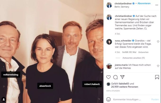 Die Parteispitzen der Grünen und der FDP haben sich am Dienstagabend zu einem ersten Gespräch getroffen: FDP-Generalsekretär Volker Wissing, die Grünen-Chefs Annalena Baerbock und Robert Habeck und FDP-Parteichef Christian Lindner (von links nach rechts). Bundestagswahl