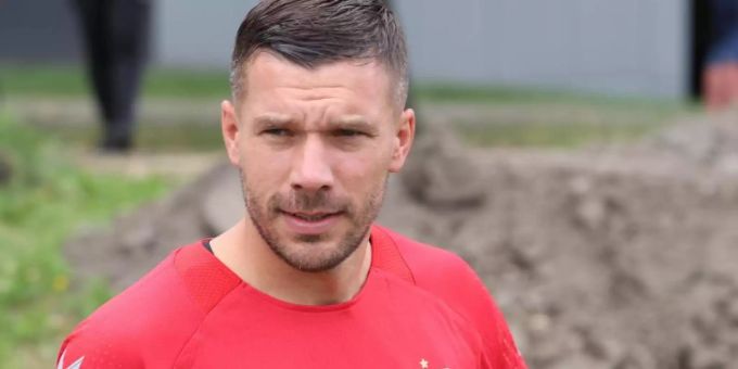 Hat mit Górnik Zabrze bei seinem Debüt für den Club eine Niederlage kassiert: Lukas Podolski. Foto: Andrzej Grygiel/PAP/dpa Hat mit Górnik Zabrze bei seinem Debüt für den Club eine Niederlage kassiert: Lukas Podolski. Foto: Andrzej Grygiel/PAP/dpa