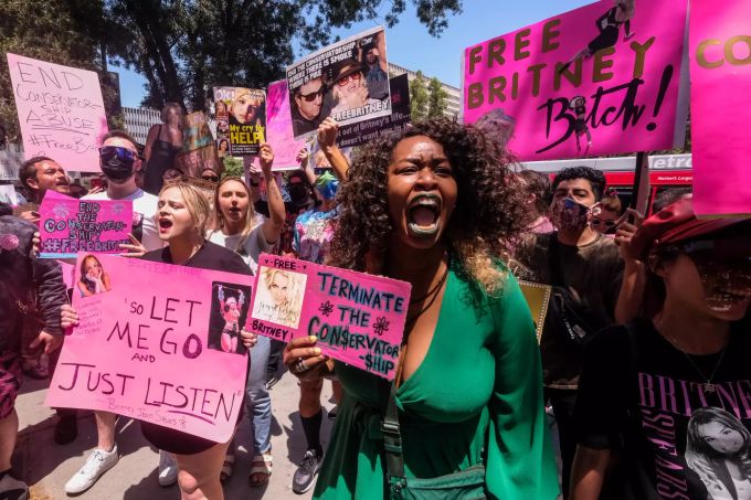Fans von Britney Spears fordern ein Ende der Vormundschaft. Britney Spears träume