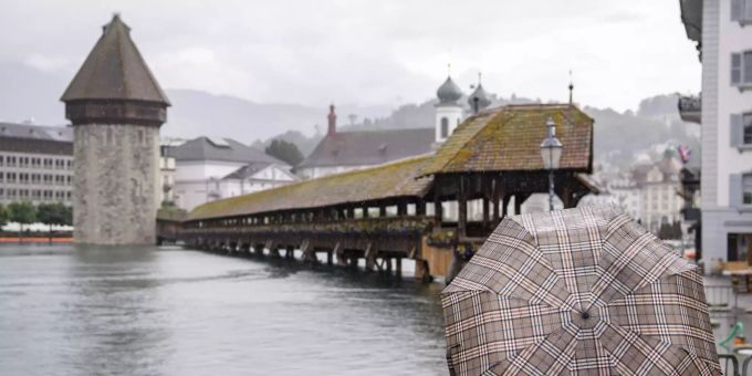 Luzern blickt trotz schwierigem Jahr auf einen finanziell sehr positiven Zeitraum zurück. (KEYSTONE/Urs Flueeler)