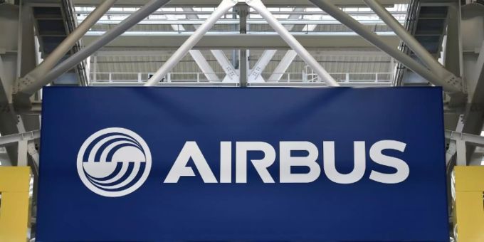 Das Airbus-Logo (Archivbild) airbus