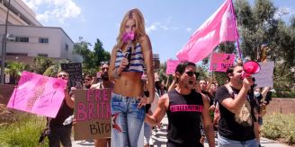 Papi bleibt Vormund - Gericht lehnt Britney Spears' Antrag ab Papi bleibt Vormund - Gericht lehnt Britney Spears' Antrag ab