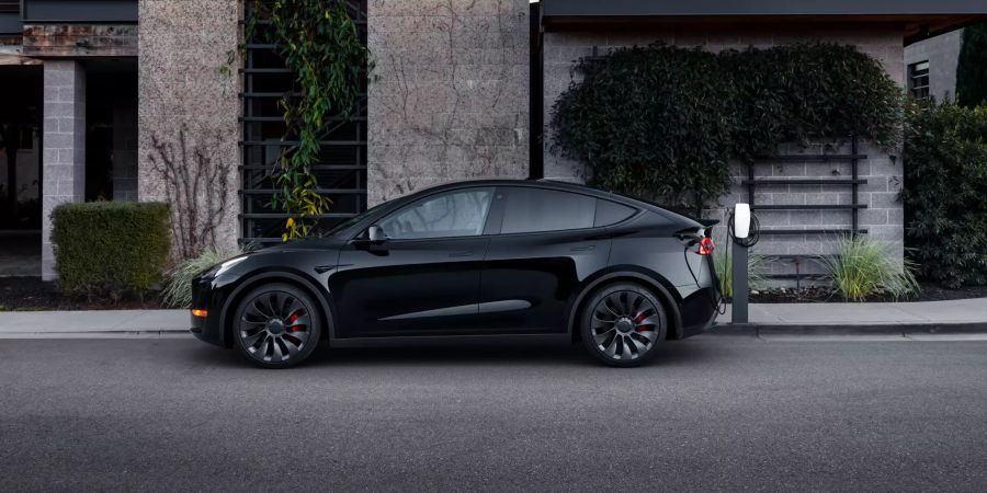 Tesla Model Y schwarz