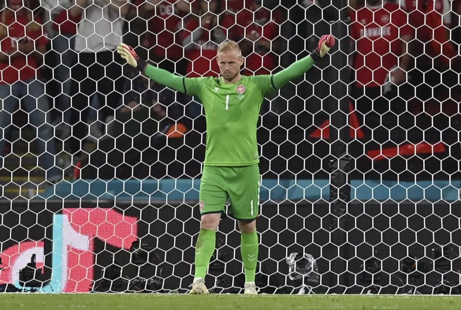 Vor einem Penalty wurde Dänemark-Goalie Kaspar Schmeichel mit einem Laserpointer geblendet.