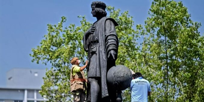 In Mexiko - Kolumbus-Statue wird durch Figur einer Indigenen ersetzt