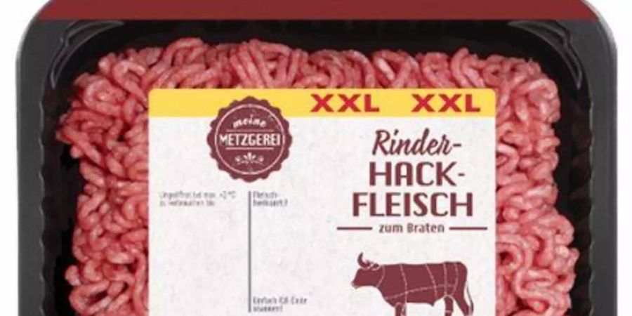 Der Hersteller Westfalenland Fleischwaren ruft ein Rinderhack-Produkt zurück, weil im Fleisch womöglich rote Kunststoff-Teilchen stecken könnten. Foto: Westfalenland Fleischwaren GmbH/dpa