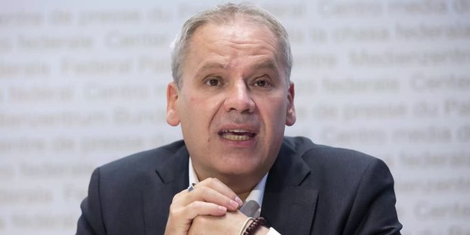 Patrick Mathys, Leiter Sektion Krisenbewältigung und internationale Zusammenarbeit beim BAG, spricht während einer Medienkonferenz zur aktuellen Situation des Coronavirus, 17. August 2021. Mathys BAG Coronavirus