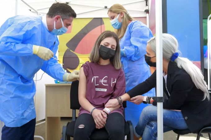 Auch Kinder ab zwölf Jahren können sich nun gegen das Coronavirus impfen lassen. coronavirus kinder