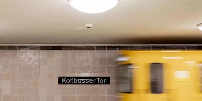 Nach U-Bahn-Schubser - Verdächtiger von Berliner Fahndern festgenommen