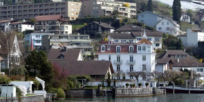 Das Verwaltungsmitglied hat die Vorwürfe gegen die Thermoplan AG notariell festgehalten und in Weggis LU (Bild) verbreitet. Thermoplan AG