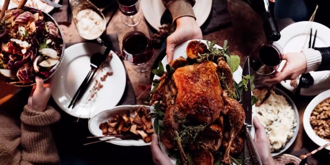 Für diejenigen, die an Weihnachten auf keinen Fall zunehmen möchten, hat die Wissenschaft ein paar Tricks parat. Weihnachtsbraten