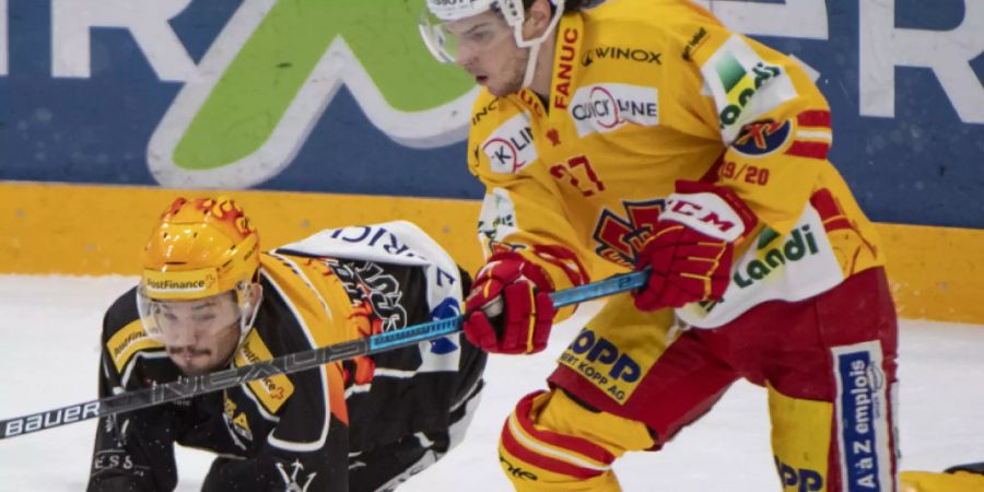 Spektakel in der Corner Arena, der Resega: Biels Yannick Rathgeb (rechts) gegen Luganos Luca Fazzini