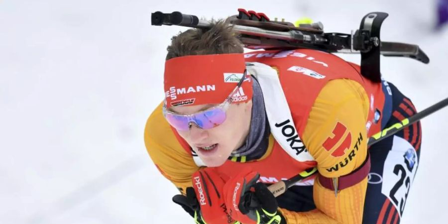 Biathlet Benedikt Doll wird am Samstag verfolgt werden. Foto: Kerstin Joensson/AP/dpa