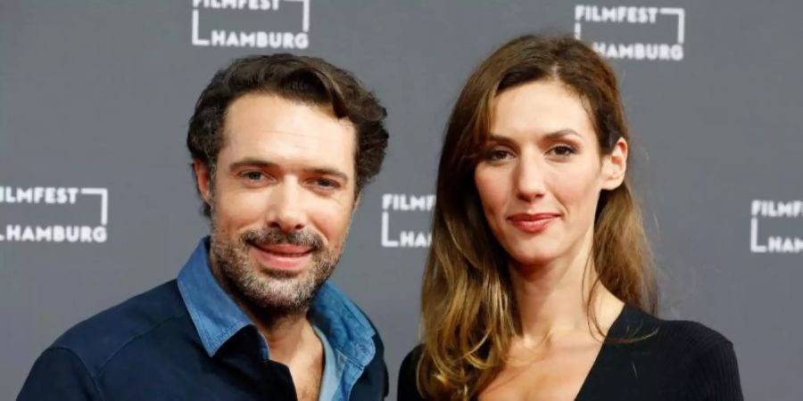 Regisseur Nicolas Bedos und Hauptdarstellerin Doria Tillier eröffneten mit ihrem Film «Die schönste Zeit unseres Lebens» das Filmfest Hamburg. Foto: Georg Wendt