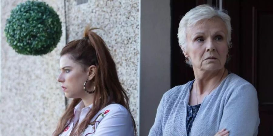 Rose-Lynns (Jessie Buckley, l) Mutter (Julie Walters) hat wenig Verständnis für ihre Lebenspläne. Foto: -/ eOne Germany/dpa