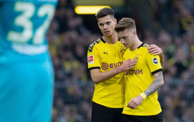Marco Reus muss gegen Wolfsburg schon in der ersten Halbzeit verletzt raus. BVB