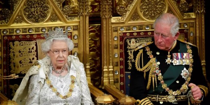 Queen kam mit Kutsche - Britisches Parlament offiziell eröffnet