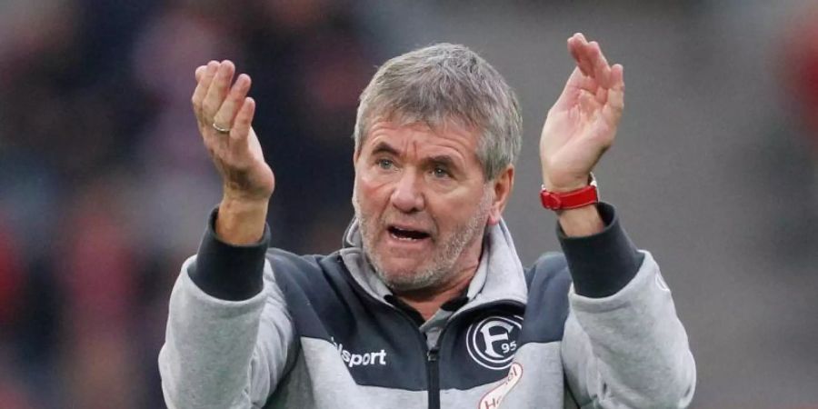 Schaut schon auf die Zeit nach der Trainer-Karriere: Düsseldorf-Coach Friedhelm Funkel. Foto: Roland Weihrauch/dpa