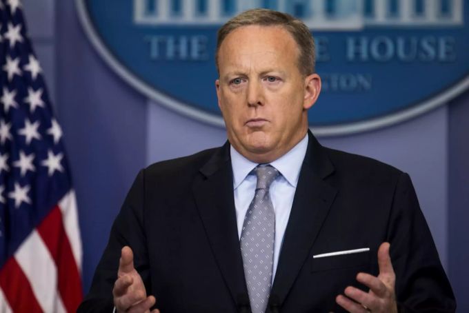 Sean Spicer nennt die Aussagen «übertriebene Übertreibungen». donald trump