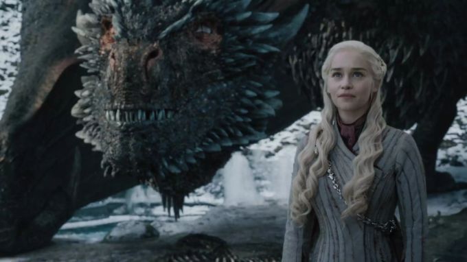 Emilia Clarke als Drachenkönigin bei Game of Thrones. game of thrones