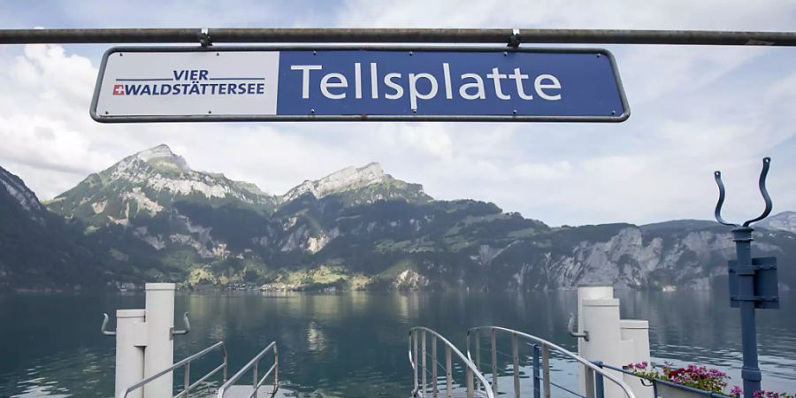 Der Schiffssteg «Tellsplatte» in der Gemeinde Sisikon am Vierwaldstättersee kann mit Urner Kantonsgeld saniert werden. (Archivbild)