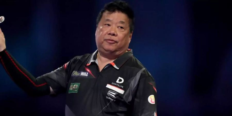 Paul Lim aus Signapur ist bei der Darts-WM in der ersten Runde ausgeschieden. Foto: Bradley Collyer/PA Wire/dpa