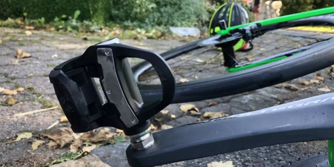 Autofahrerin übersieht Velofahrer Autofahrerin übersieht Velofahrer