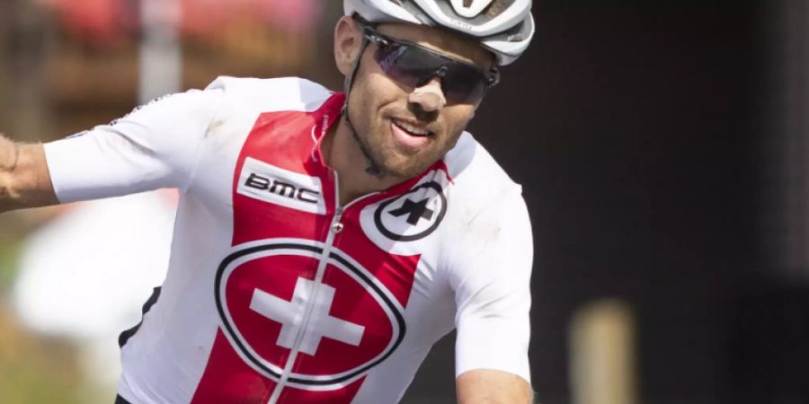 Lukas Flückiger fährt als bester Schweizer als 8. im Ziel ein.