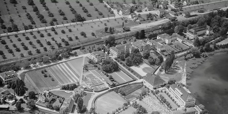 An der Psychiatrischen Klinik Münsterlingen, hier eine Luftaufnahme aus dem Jahr 1949, wurden zwischen 1946 und 1980 Medikamentenversuche an mindestens 3000 Personen durchgeführt.