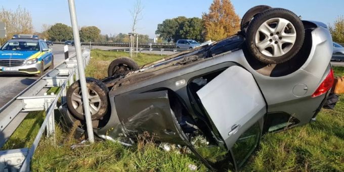 Auto nach einem Unfall Auto nach einem Unfall