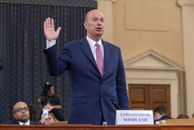 US-Botschafter Sondland sagt momentan vor dem Kongress aus. sondland