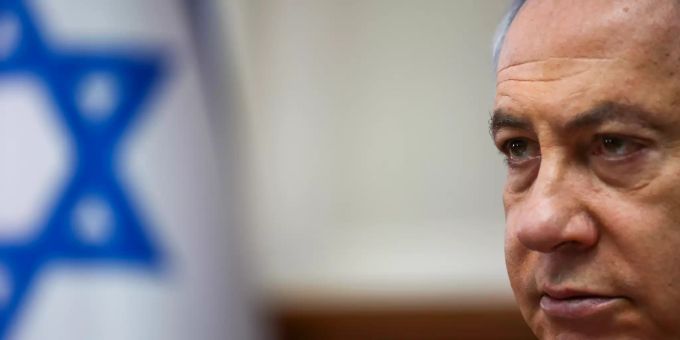 Der israelische Regierungschef muss sich vor Gericht behaupten. Netanjahu