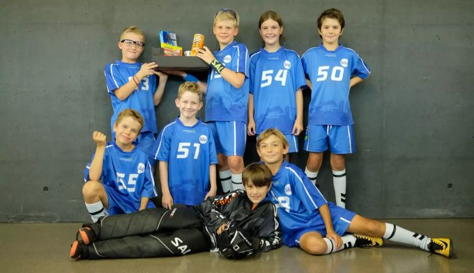 4. Platz am Testturnier in Sursee. Hinten: Beck, Wernli, Beck, Schweizer. Vorne: Wernli, Brinlinger, Bryner(Goalie), Bertschi. UHC Lenzburg