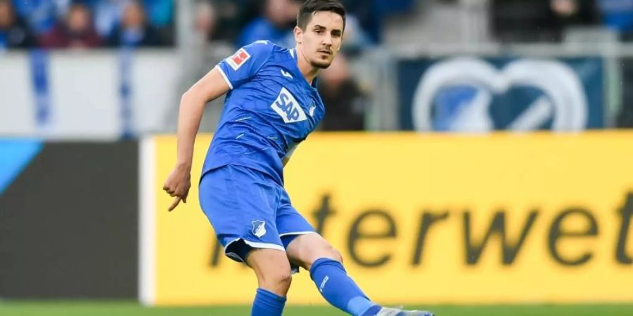 Benjamin Hübner möchte die Saison unbedingt zu Ende spielen. Foto: Tom Weller/dpa