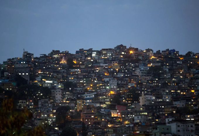 Das Coronavirus könnte die Favela besonders schlimm treffen. coronavirus favela
