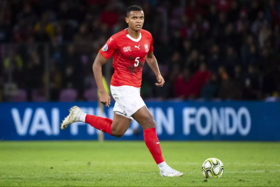 Für die Schweiz hat Akanji bisher 22 Länderspiele bestritten.