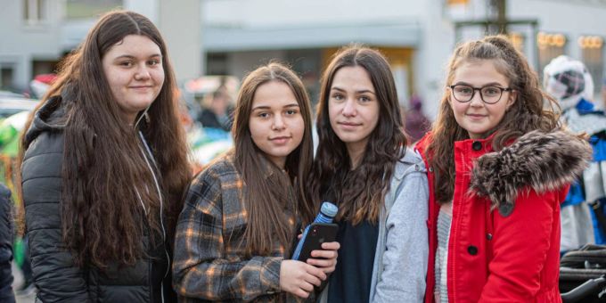 vl: Erza Sacipi, Sara Dolic, Fitore Limani und Vahide Baralija