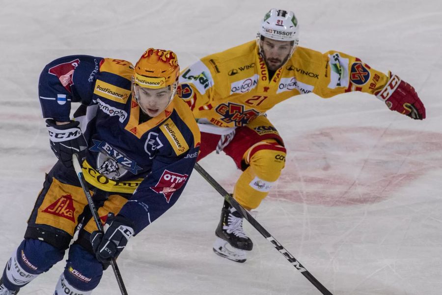 Hofmann (l.) im Spiel gegen den SC Langnau.