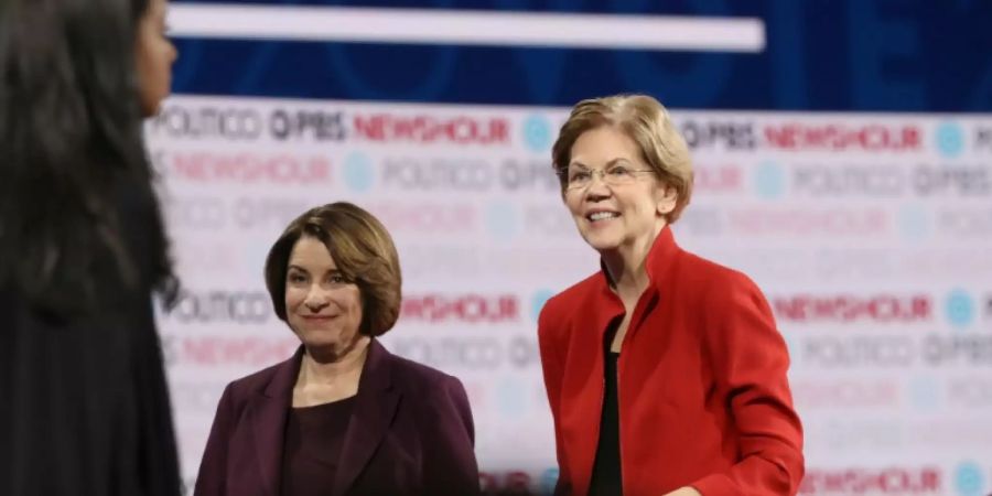 Amy Klobuchar (l.) und Elizabeth Warren (r.)